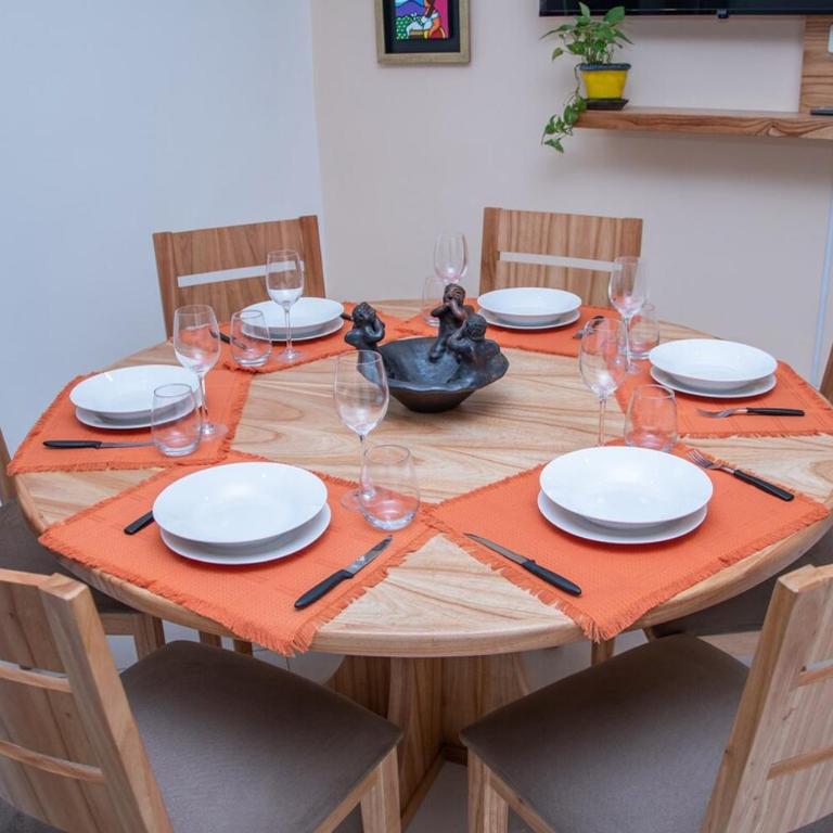 Modern 2BR Apt Pool BBQ & Free Parking - Apartamento - 30