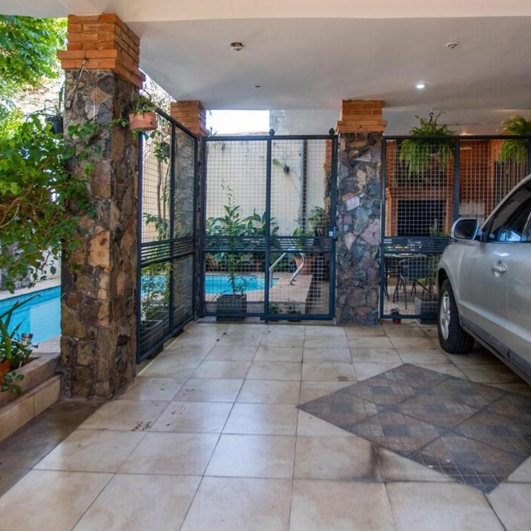 Modern 2BR Apt Pool BBQ & Free Parking - Apartamento - 35