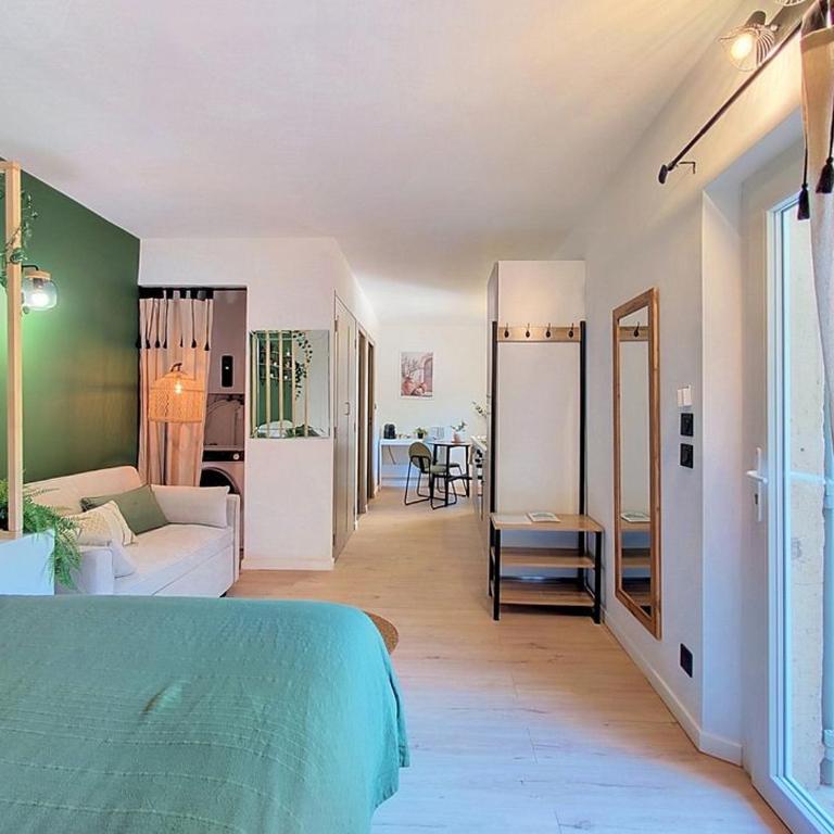 Studio avec terrasse privée & clim - Appartement 1 Chambre - 12