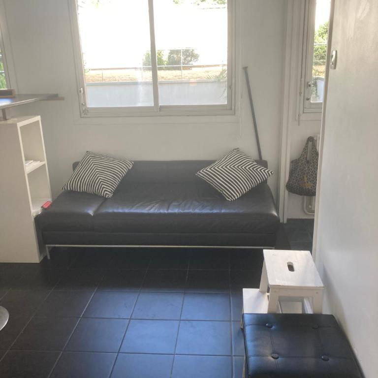 Grand studio lumineux et étonnamment calme à 10 mètres du métro Avron et à seulement 3 minutes à pied de Nation - Apartamento de 1 dormitorio - 8