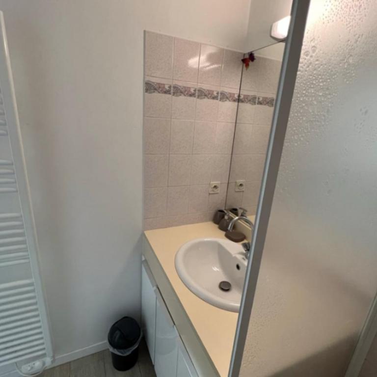 Flat With Swimming Pool Close To The Beach - Apartment - 8
