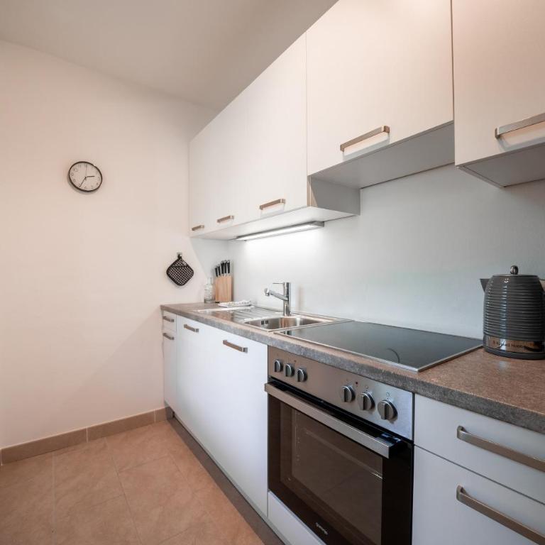 Apartment Garden 14 - Two-Bedroom Apartment with Garden View - 5