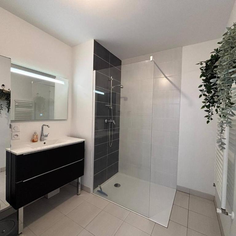 Appartement confortable avec parking - 4/5 pers. - FR-1-377-112 - Apartment - 8