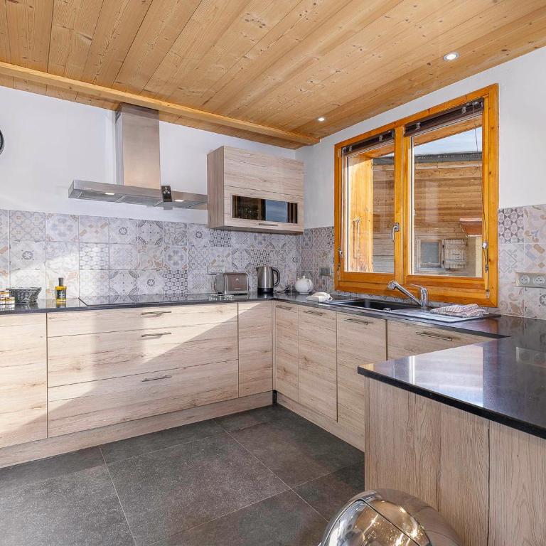 Chalet spacieux à Avoriaz, sur les pistes, pour 14 pers. avec sauna, home cinema et service premium - Chalet 3 Chambres - 14