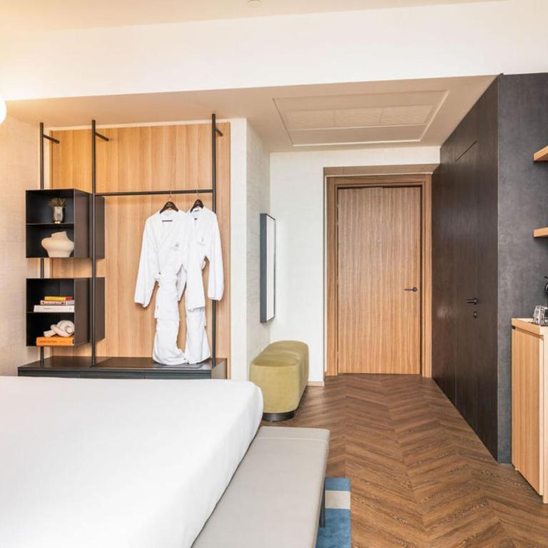 Europa Palace - Habitación Doble Deluxe con vistas a la ciudad - 1 o 2 camas - 4