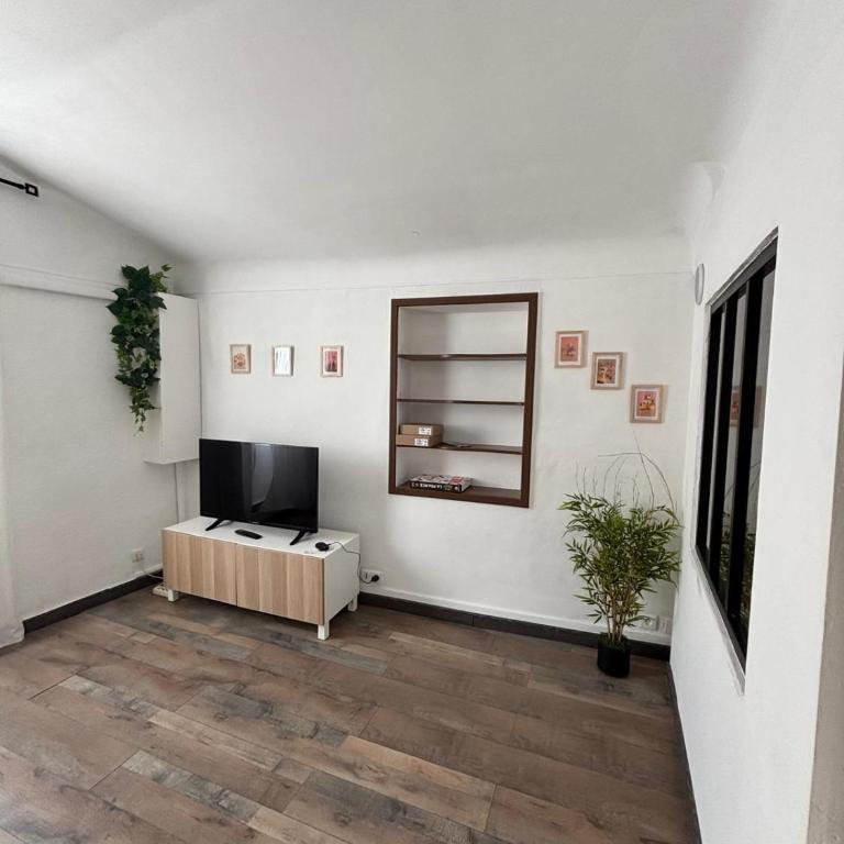VIEILLE VILLE Appartement climatisé Rue Piétonne & Mer à Menton - Appartement 1 Chambre - 2