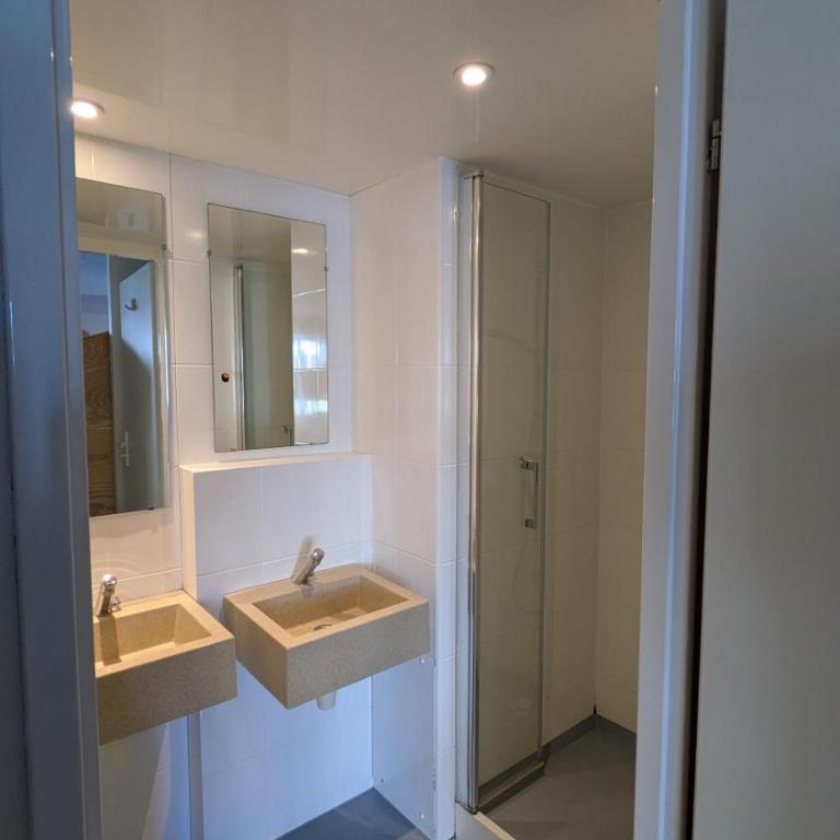 Auberge de Jeunesse Barbey - Youth Hostel Bordeaux - Lit dans Dortoir pour Femmes de 4 Lits - 3