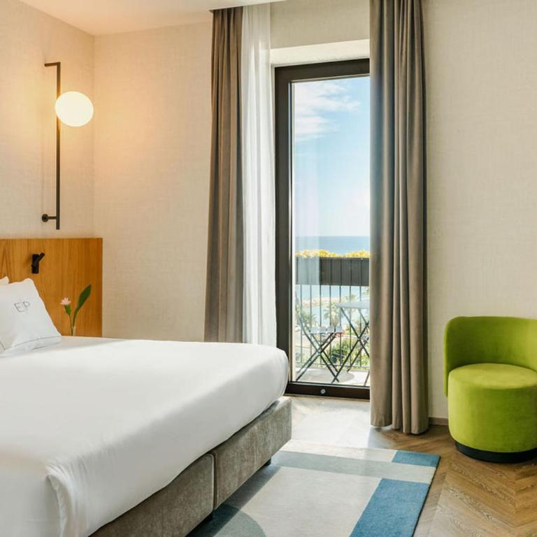 Europa Palace - Habitación Doble Deluxe con balcón y vistas al mar - 5