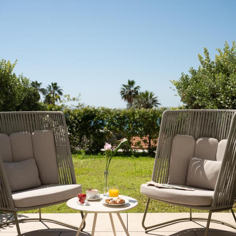 Europa Palace - Habitación Doble Deluxe con vistas al jardín - 1 o 2 camas - 4