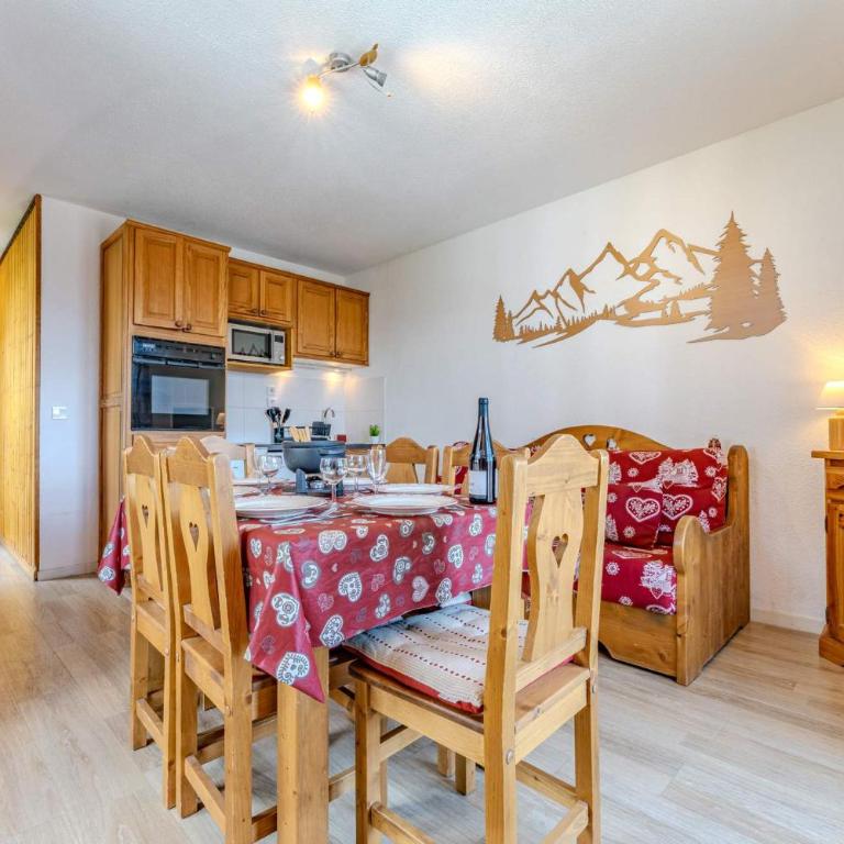 Spacious Apt w Ski-In & Parking - Apartment - 9