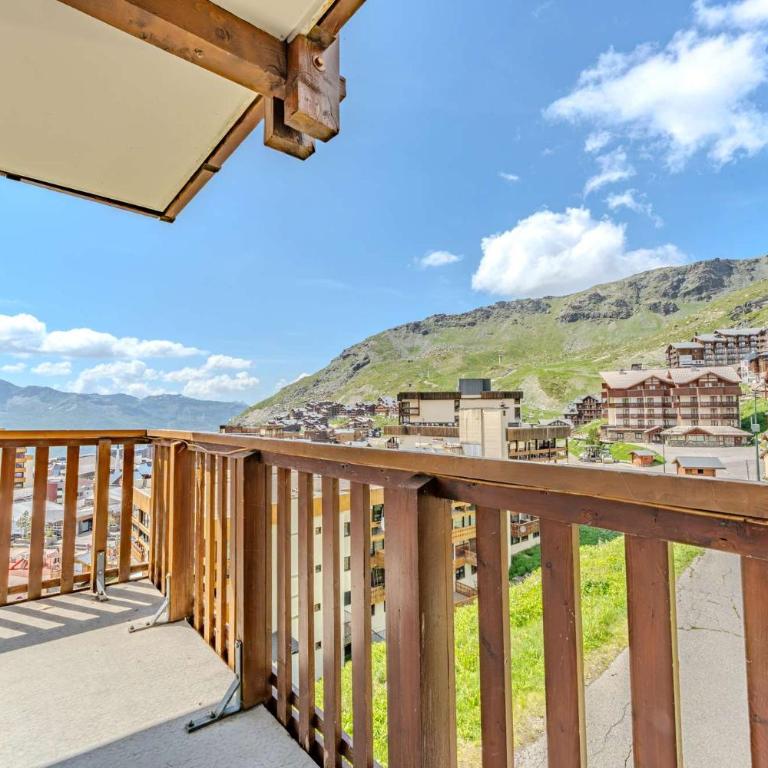 Spacious Apt w Ski-In & Parking - Apartment - 14