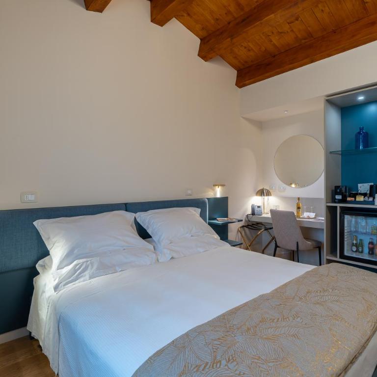 Relais VILLA CAIA - Habitación Doble con vistas a la piscina - 12