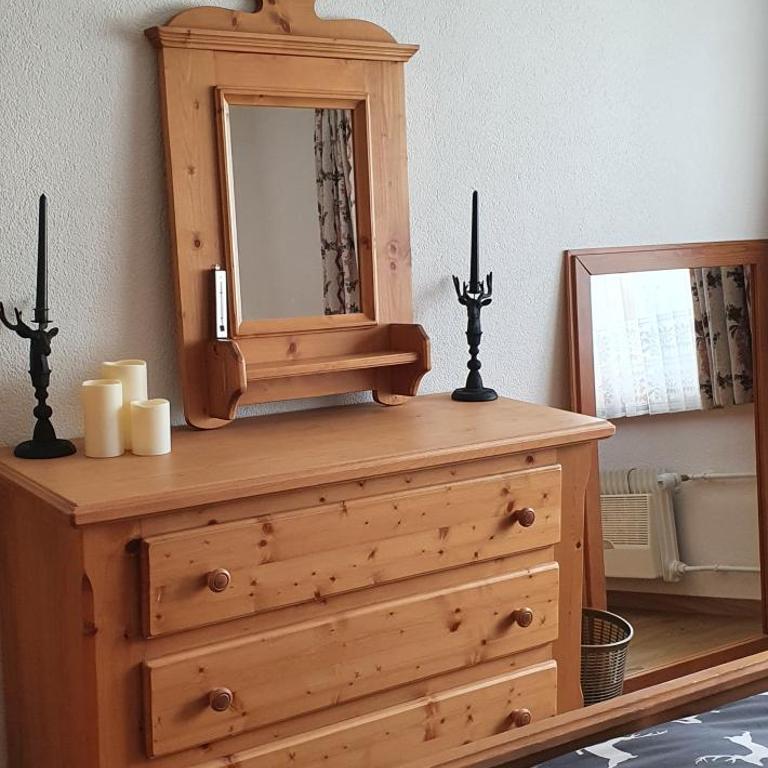4 Zi Familienwohnung Haus Ravaisch 24 im 2ten OG Davos Dorf - Apartment mit 3 Schlafzimmern und Balkon - 4