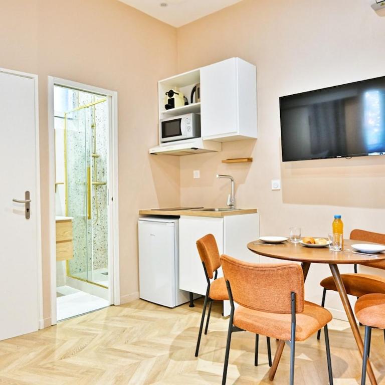 Designer & Air-Conditioned Apartment 2BR, Paris 17 - Apartment - 7