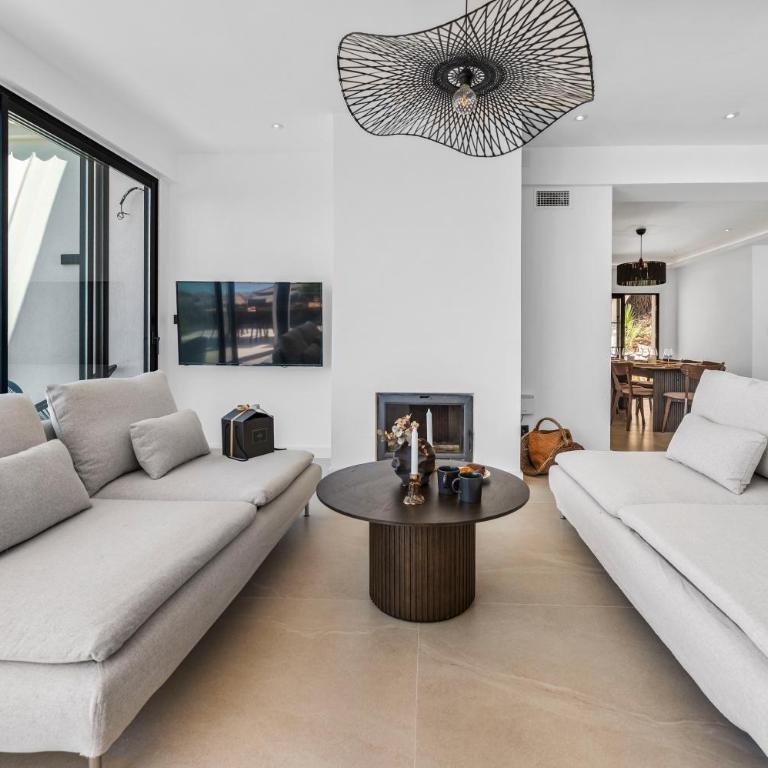 Newly Renovated 5-BDRM Luxury Villa with Sea Views - Villa con piscina privada - 15