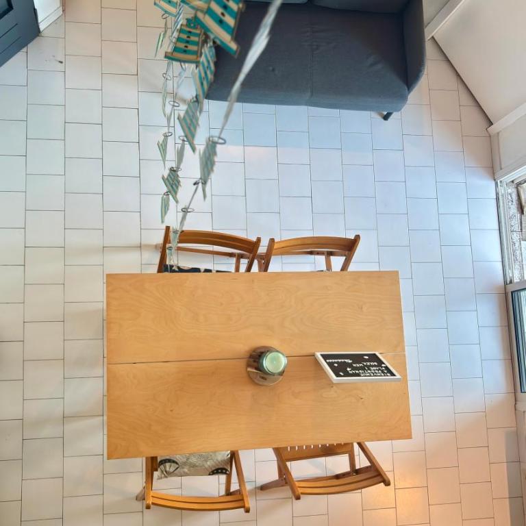 Family Apartment with Bedroom, Mezzanine, Sleeping Cabin & Parking - Appartement 3 Chambres - 35
