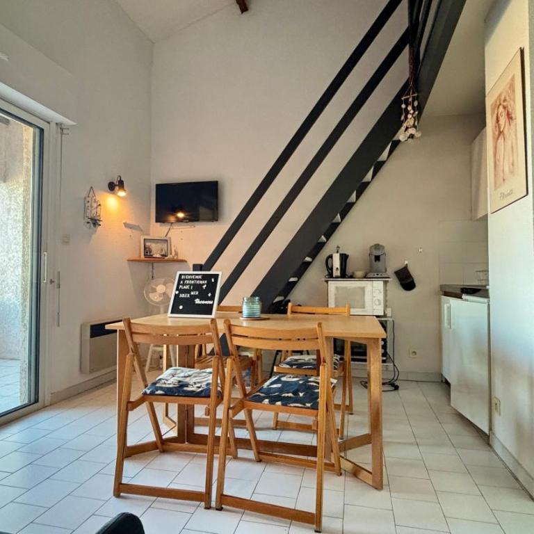 Family Apartment with Bedroom, Mezzanine, Sleeping Cabin & Parking - Appartement 3 Chambres - 44