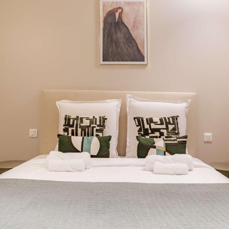 Large 4-room air-conditioned apartment with patio in Paris - Appartement - 5