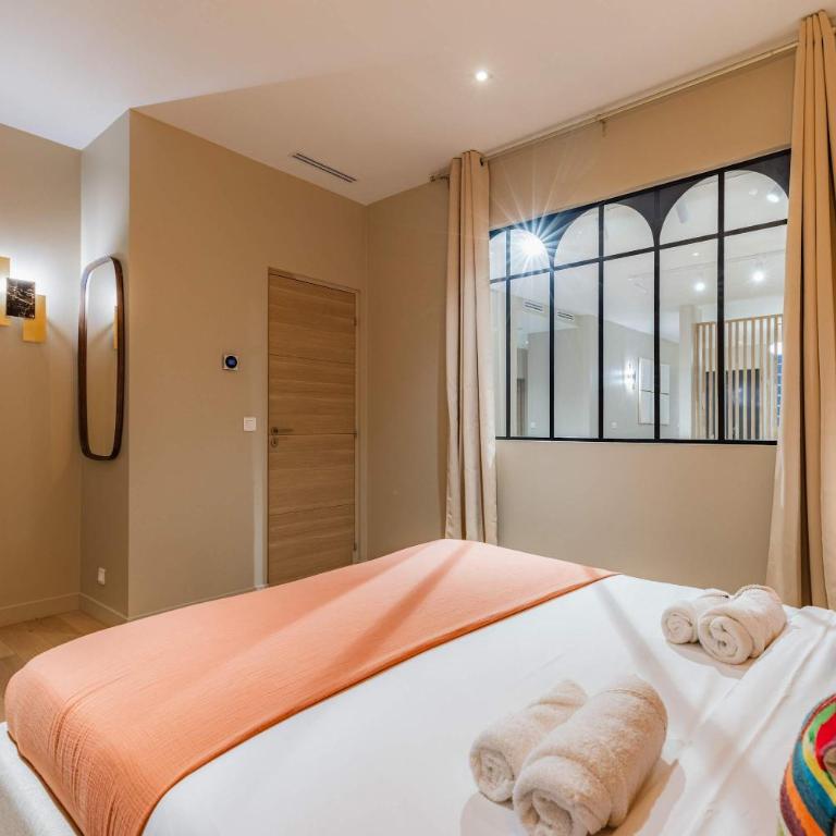 Large 4-room air-conditioned apartment with patio in Paris - Appartement - 10