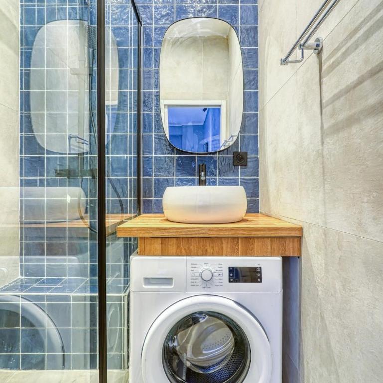 Stylish 2-Bedroom Loft in the Heart of Paris with Air Conditioning - Appartement - 23