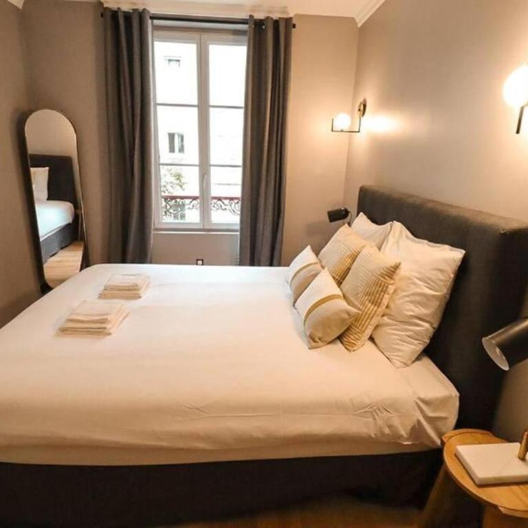 Elegant 1-Bedroom Apartment on Rue Saint-Dominique - Appartement - 12