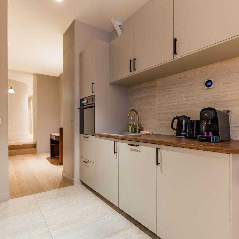 Elegant 3-room air-conditioned apartment in the heart of Paris 10 - Appartement - 8