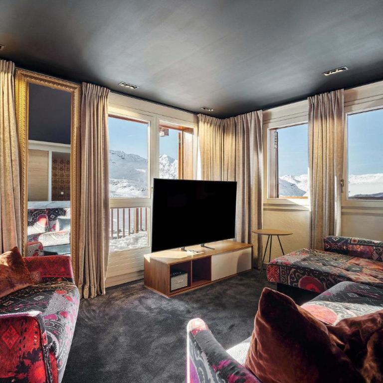 Luxurious Apartment with Ski-In and Out Access in Centre - Apartment - 6