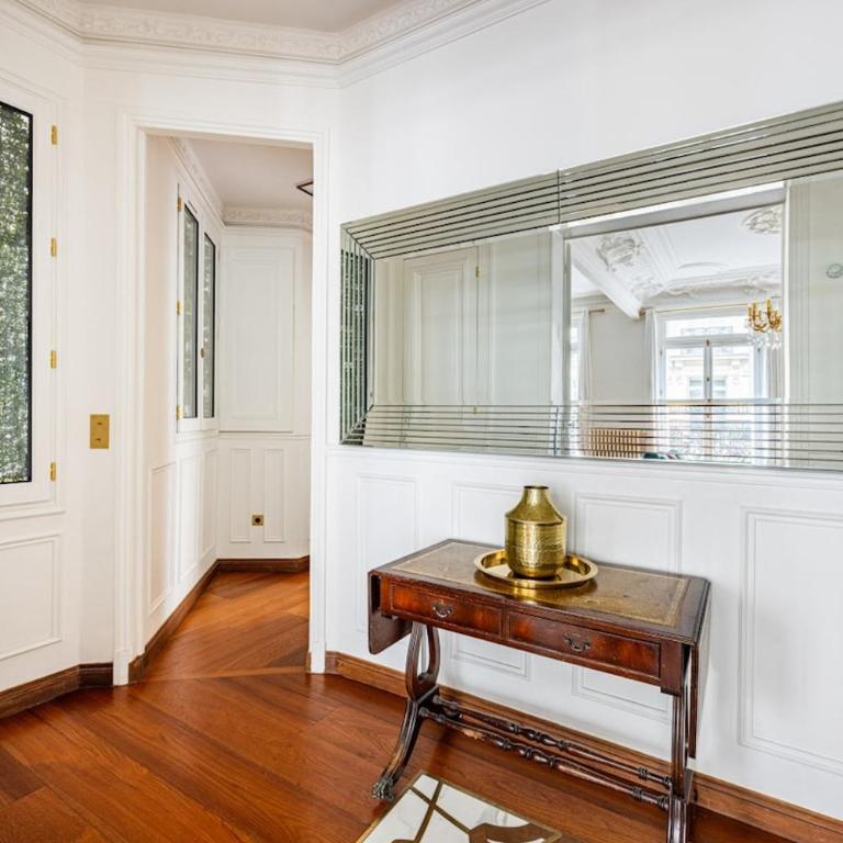 Champs Elysées-Avenue Montaigne-2 bedrooms - Apartamento de 2 dormitorios - 11