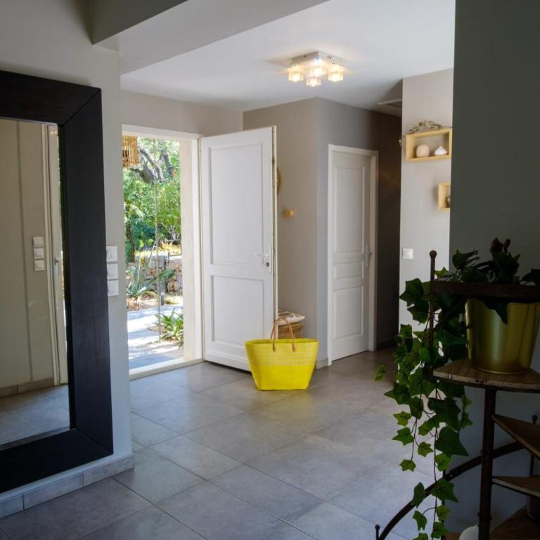 Villa in Les Issambres with swimming pool sleeps 10 - Maison de Vacances - 26