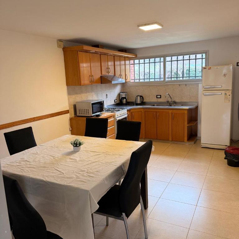 Casa Villa CARLOS PAZ CERCA DE COSTANERA - Casa de 2 dormitorios - 3