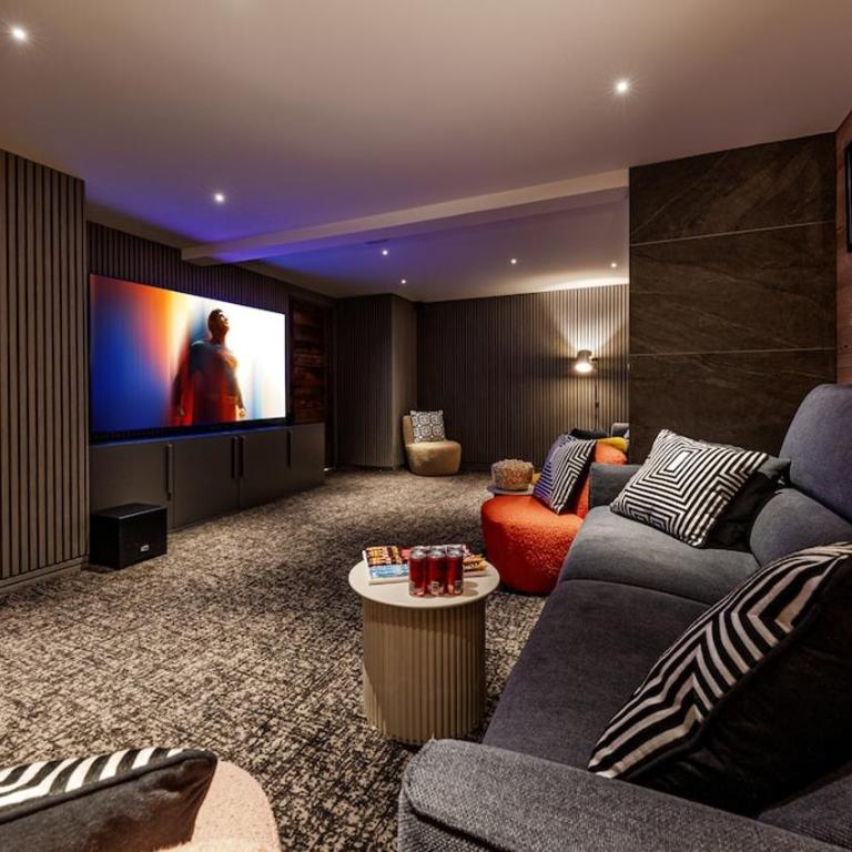 Luxury chalet - fireplace heated pool & sauna - Apartamento - 80