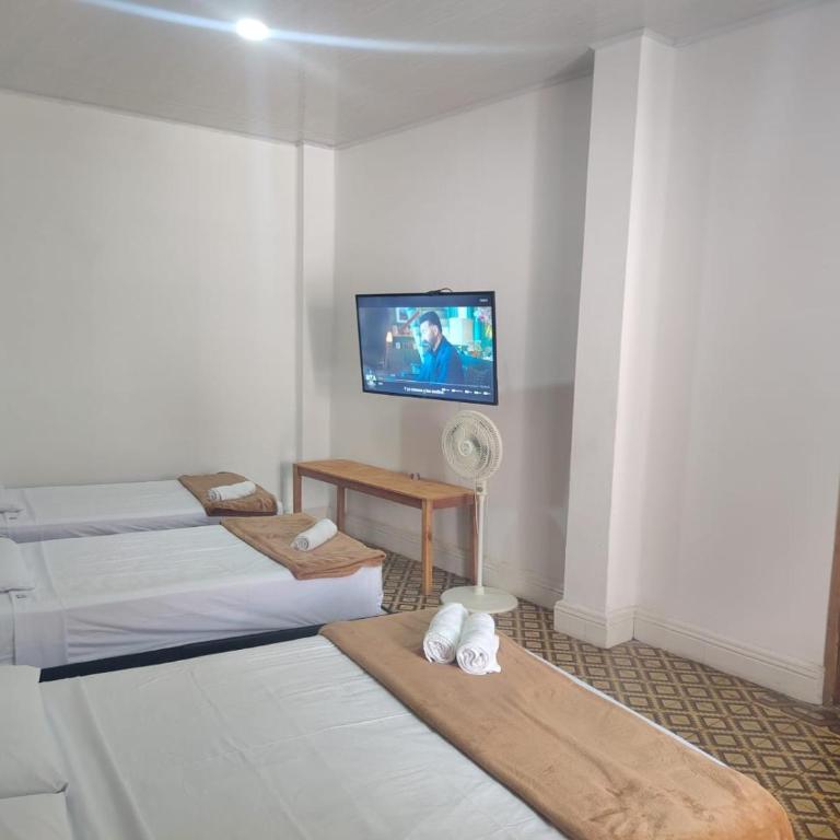 Hotel Casa Real Villeta - Family Room - 1