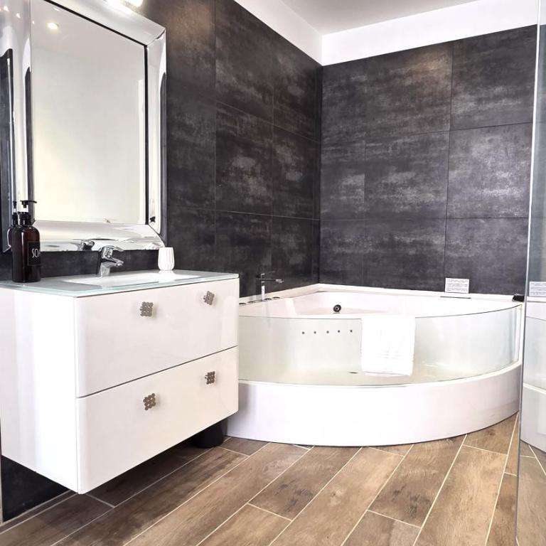 MY SWEET HOMES - Appartements avec SPA - Deluxe Apartment Le Bartholdi - 10
