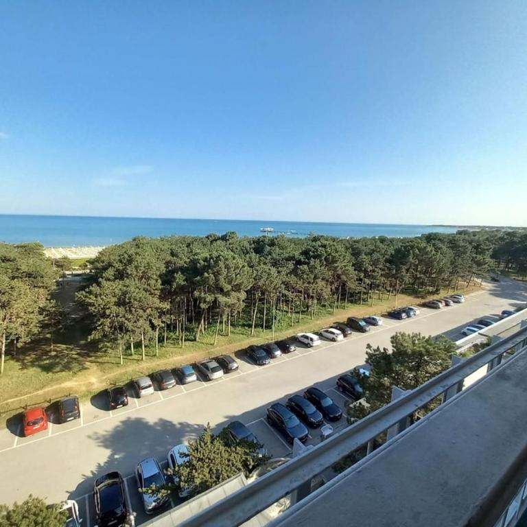 Sea view with 3 bedrooms and 2 bathrooms - Three-Bedroom Apartment - 1