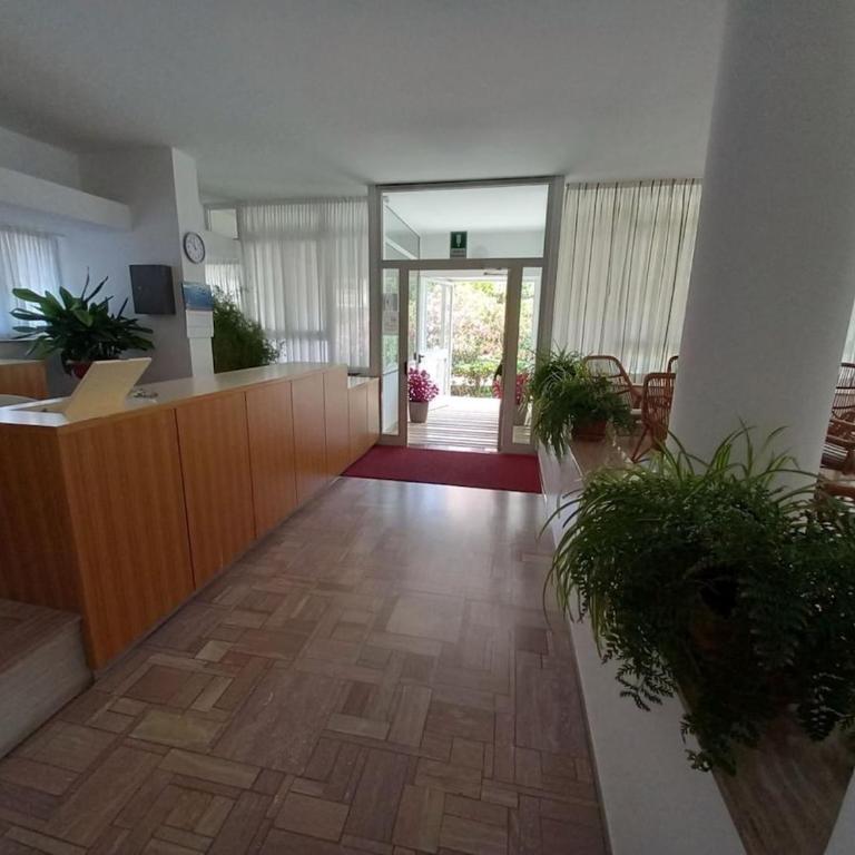 Sea view with 3 bedrooms and 2 bathrooms - Three-Bedroom Apartment - 3