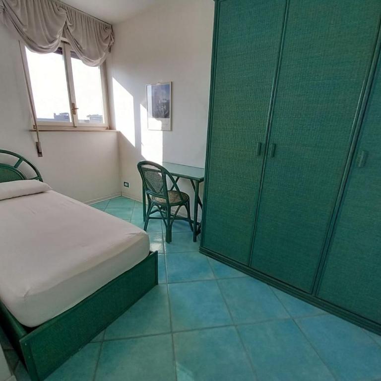 Sea view with 3 bedrooms and 2 bathrooms - Three-Bedroom Apartment - 23