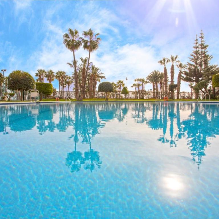 Seafront Apartment with Parking - Apartamento - 2