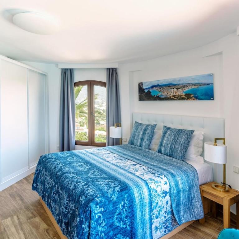 Top Villa on frontline of the Mediterranean - Villa - 3