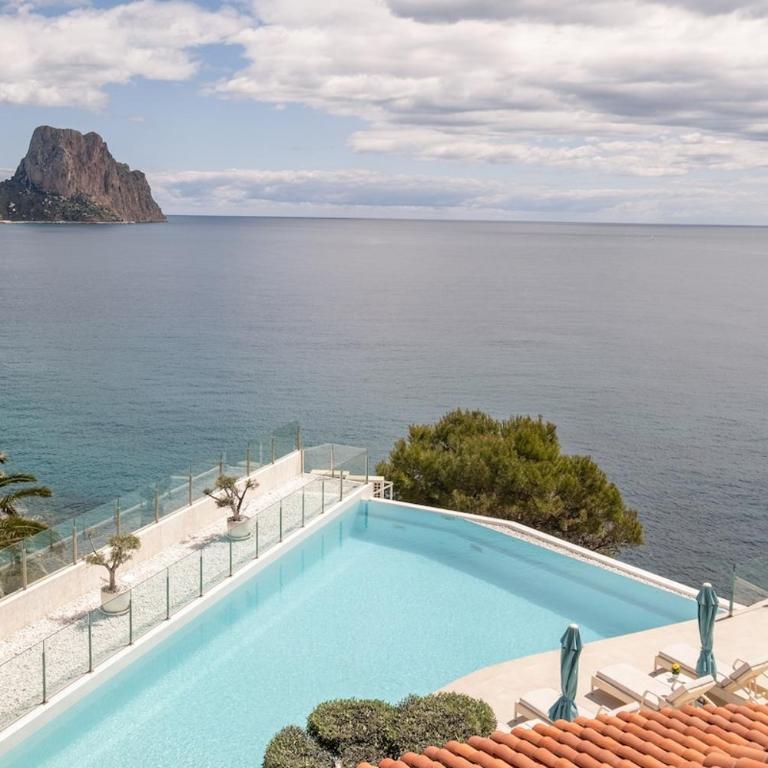 Top Villa on frontline of the Mediterranean - Villa - 5
