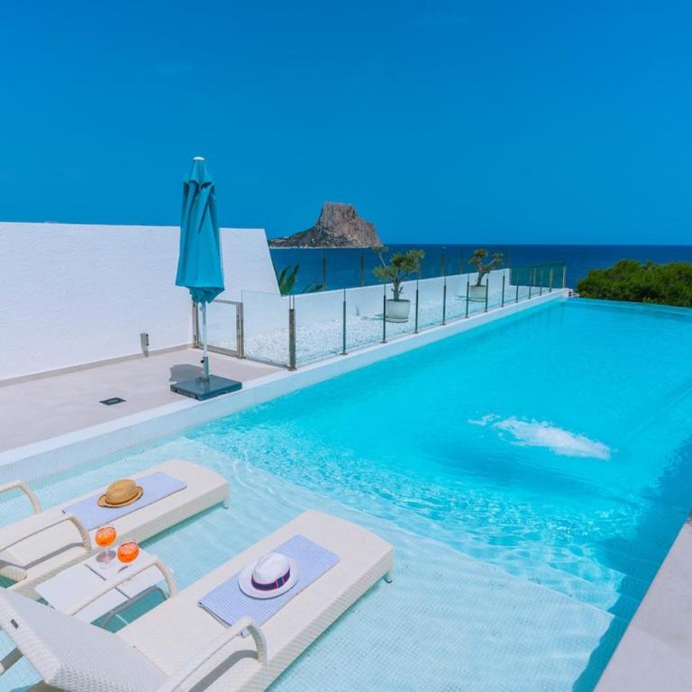 Top Villa on frontline of the Mediterranean - Villa - 9
