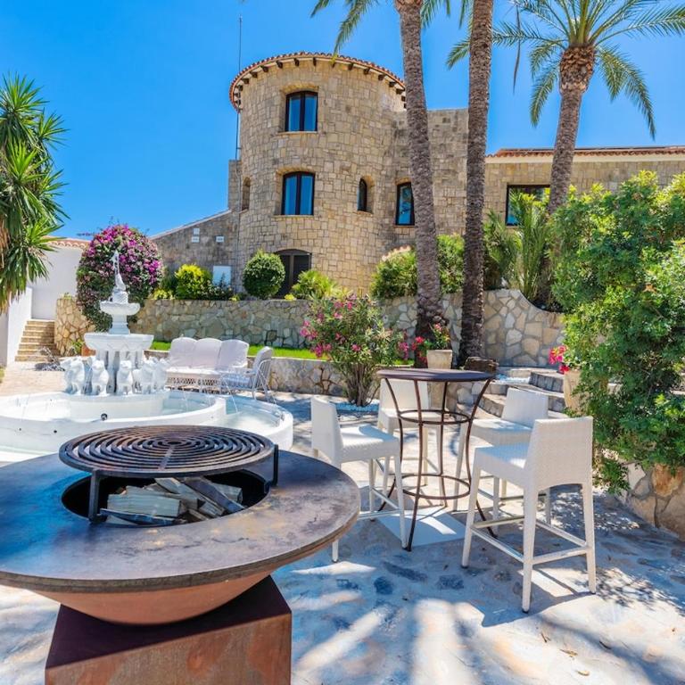 Top Villa on frontline of the Mediterranean - Villa - 1
