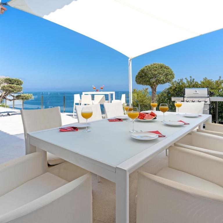 Top Villa on frontline of the Mediterranean - Villa - 13