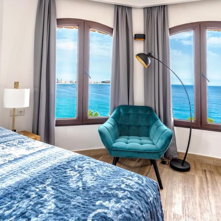 Top Villa on frontline of the Mediterranean - Villa - 31