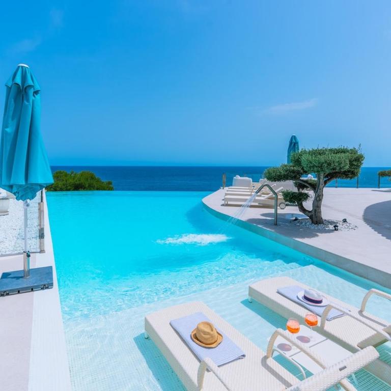 Top Villa on frontline of the Mediterranean - Villa - 32