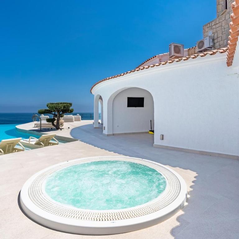 Top Villa on frontline of the Mediterranean - Villa - 33