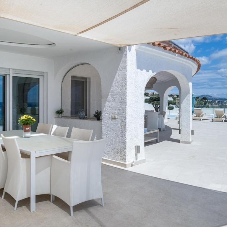 Top Villa on frontline of the Mediterranean - Villa - 44
