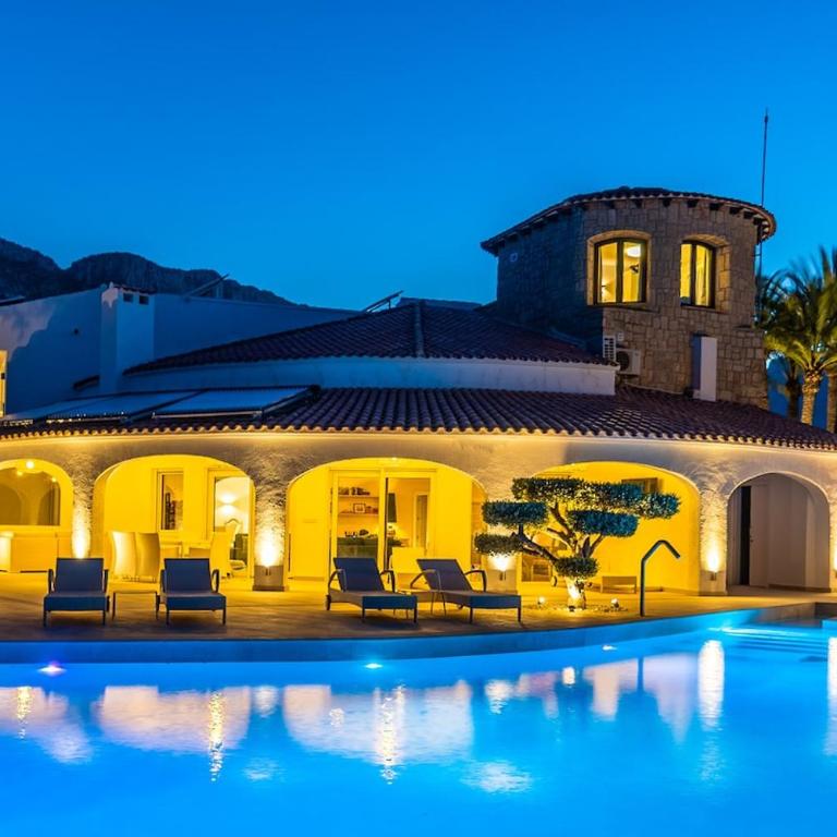 Top Villa on frontline of the Mediterranean - Villa - 57