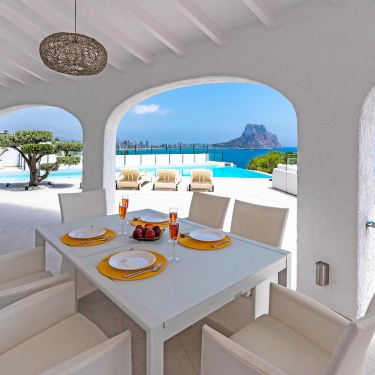 Top Villa on frontline of the Mediterranean - Villa - 72