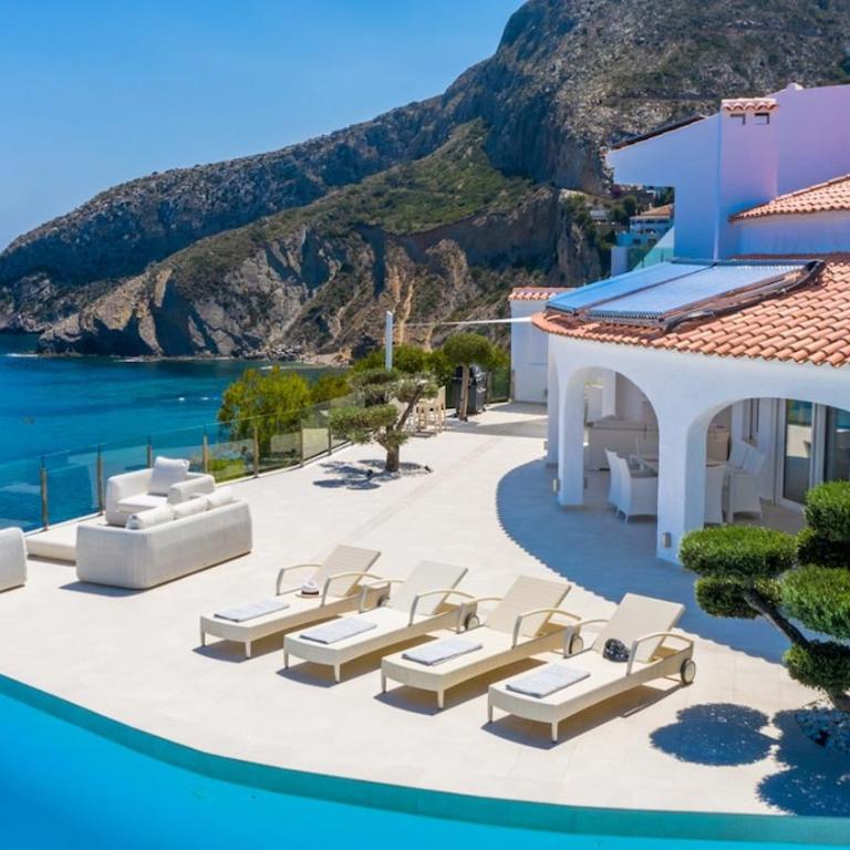 Top Villa on frontline of the Mediterranean - Villa - 77