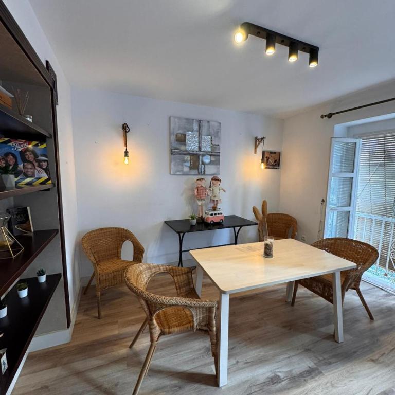 Piso Frontal a Catedral - Two-Bedroom Apartment - 10